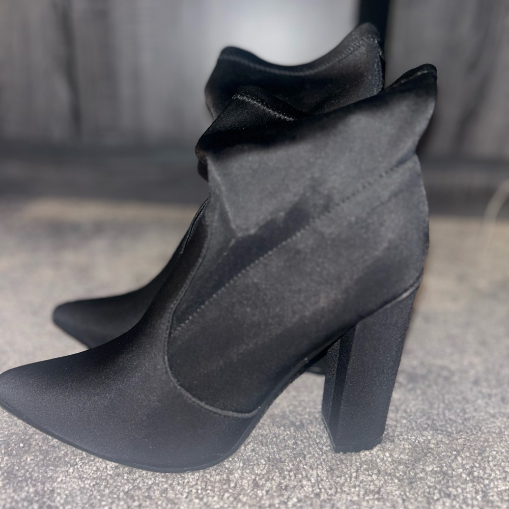 Elegant Black Women's Heeled Boots
